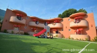 Apartmani Dzoni, Privatunterkunft im Ort Baošići, Montenegro